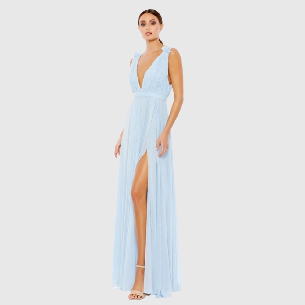 Blue Sleeveless Pleated Chiffon V-Neck Gown
